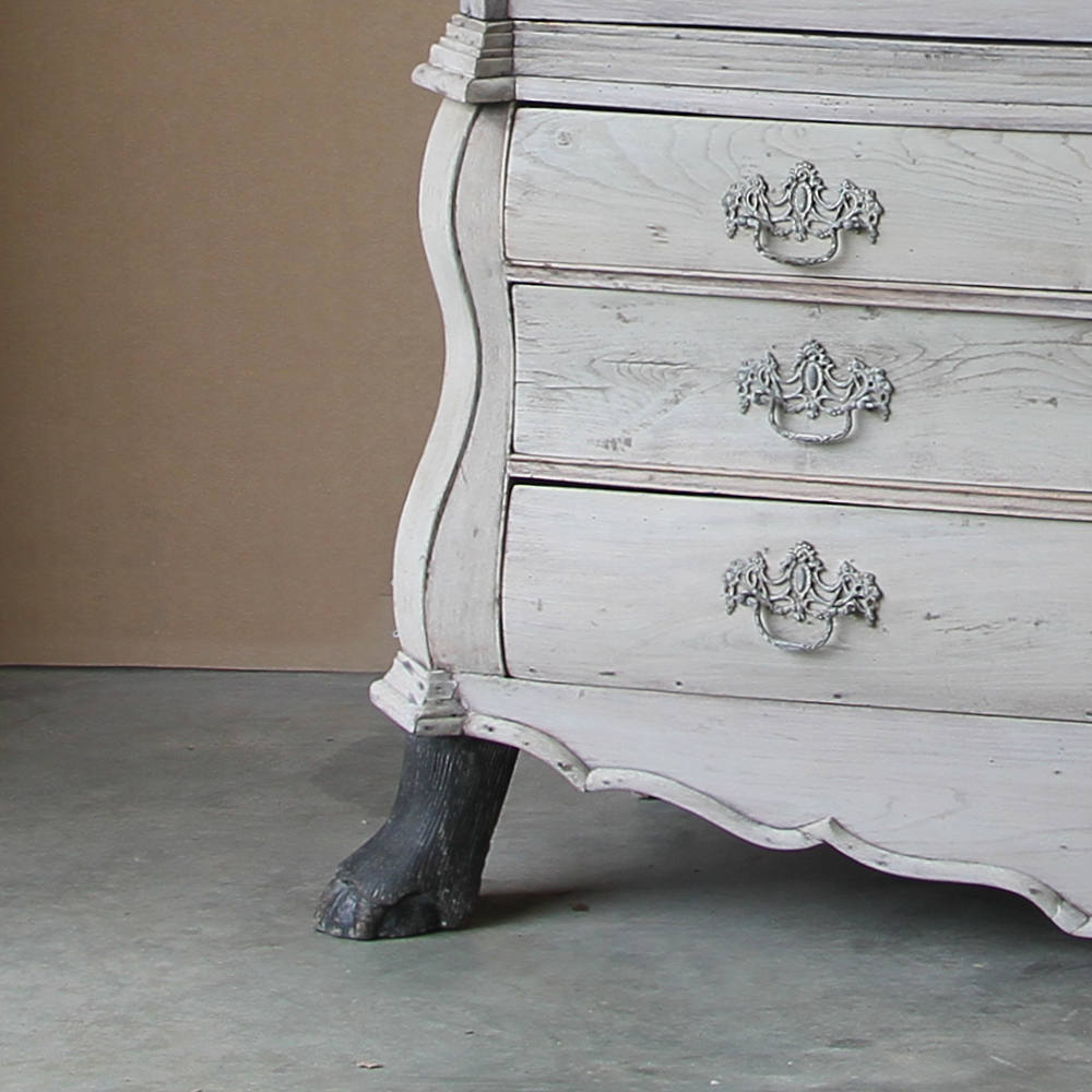 19th Century Dutch linen press in oak and elm - Image 5