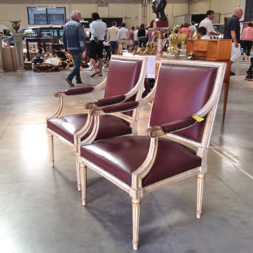 A pair Louis XVI chairs - classic French antiques